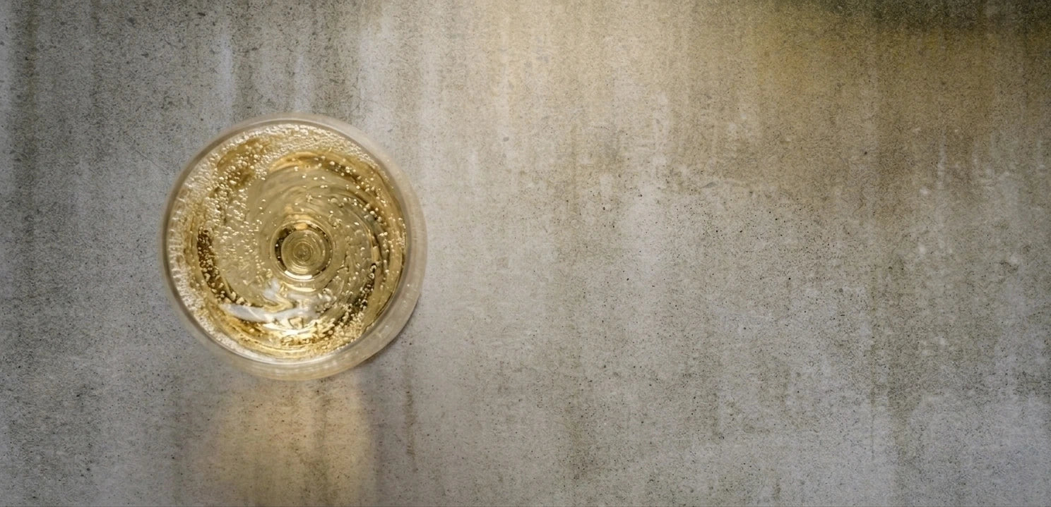 Espumosos y Champagne: El Arte de la Burbuja y las Grandes Crianzas