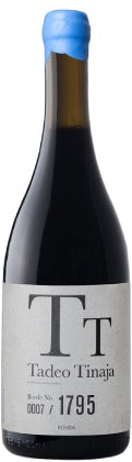 tadeo tinaja vino tinto bodegas cortijo los aguilares ronda sierras de malaga andalucia españa