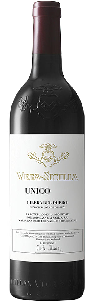 botella de vino tinto vega sicilia unico ribera duero castilla leon españa